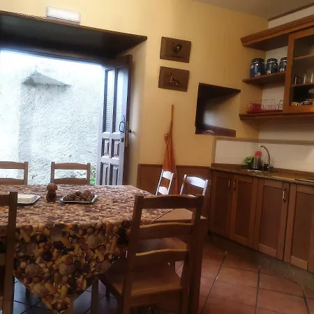 La Pumarada De Limes 2, Leitariegos * Cangas De Narcea